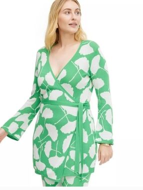 Diane Von Frustenburg DVF Small Green & White Floral Wrap Mini Dress Knit Spring